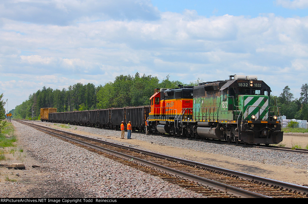 BNSF 1832